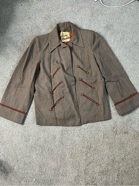 1940’s Shoulder Paded Blazer With Pockets